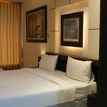 New International Guest House Patong Esterno foto